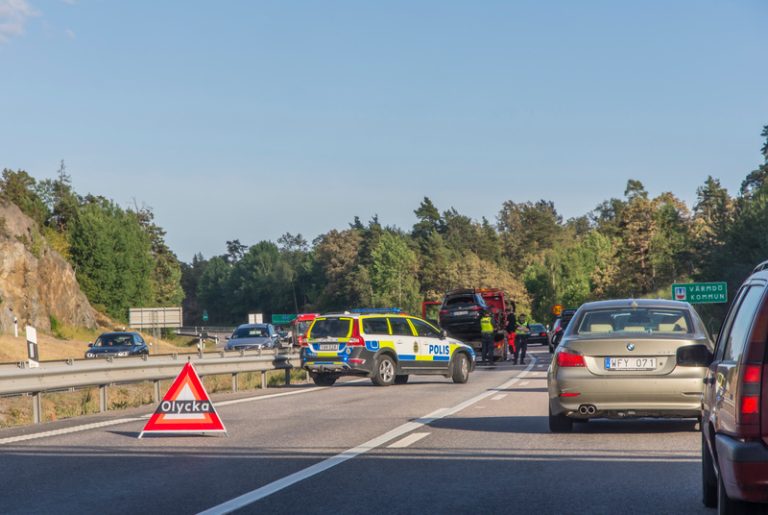 Fyra bilar i kollision på Kungsgårdsleden